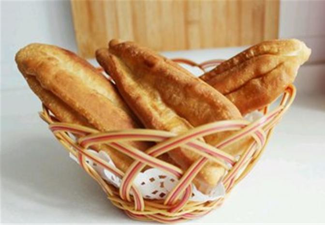 洗衣粉油条、洗洁精玉米、硼砂烤冷面……路边摊的这些传闻是真的吗