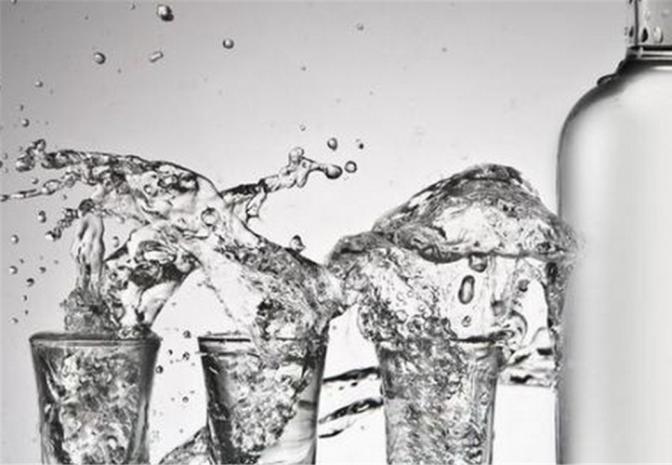 白酒虽好，可不要贪杯哟！