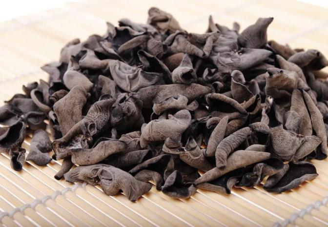 木耳泡发方式不当，可能引发中毒